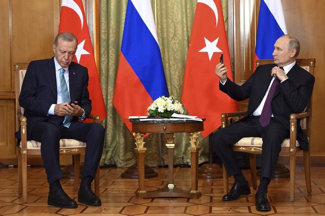 Prawdziwy Putin na spotkaniu z Erdoganem, sobowtór miał wolne