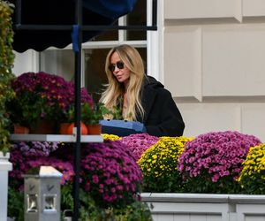 Joanna Przetakiewicz Bantleyem po pizzę