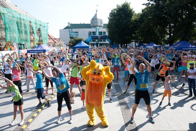 Przed półmaratonem organizatorzy przygotowali wspólną rozgrzewkę