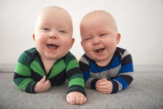 Sennik – ciąża bliźniacza – co oznacza sen o bliźniętach?