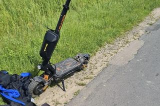 Nastolatek z powiatu rawickiego dostał mandat… za przekroczenie prędkości na hulajnodze