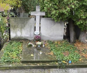 Grób matki Bronisława Komorowskiego