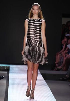 Polskie modelki na wybiegu - Paryski Tydzień Mody. Monika Jagaciak