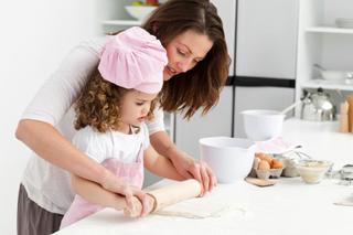 Ciastoterapia, czyli jak pieczenie ciasta wpływa na rozwój dziecka