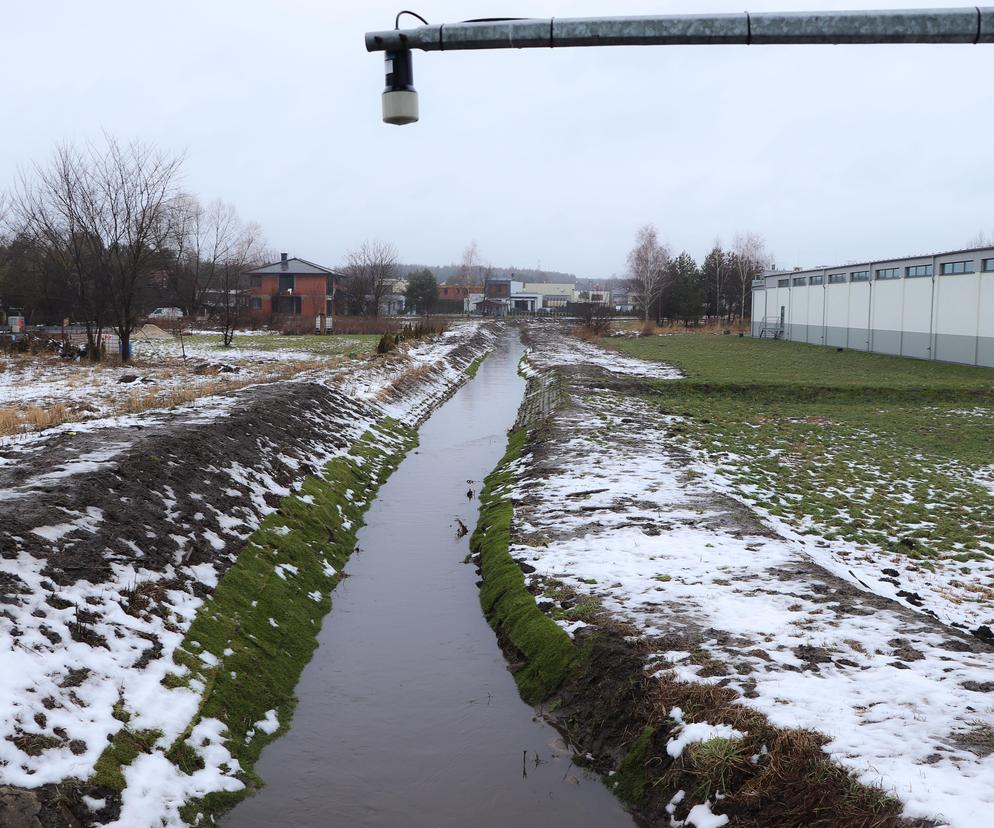 Zdjęcia rzeki Mlecznej. Mieszkańców zaniepokoiły nadsypane brzegi