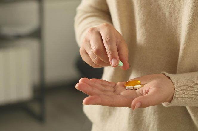 Zjawisko „drogiego moczu”. Co naprawdę daje codzienna suplementacja?