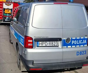 Chciał spalić resztki trawy. Ogień objął posesję sąsiada