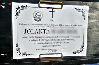 Grób młodziutkiej chórzystki Joli tonie w kwiatach