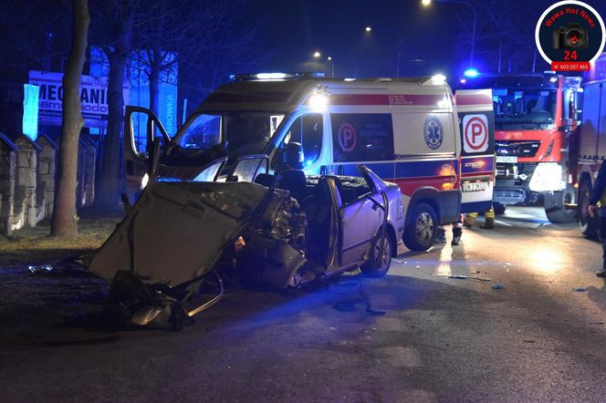 Śmiertelny wypadek z udziałem autobusu i samochodu osobowego przy ulicy Płochocińskiej