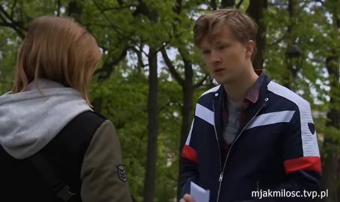 M jak miłość, odcinek 1454. Katia (Joanna Jarmołowicz), Łukasz (Jakub Józefowicz)