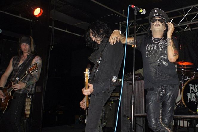 Tragiczna śmierć narzeczonej rockowego gwiazdora. Kobieta wypadła za burtę