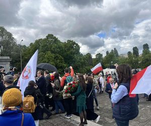 Protest na Cmentarzu Mauzoleum Żołnierzy Radzieckich w Warszawie (9.05.2025)