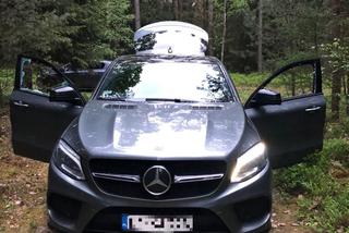 Policjanci odzyskali kilka kradzionych aut, w tym imponującego Mercedesa