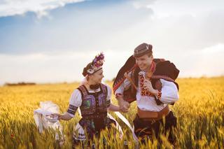 Nowy trend ślubny w Polsce. To prawdziwy hit i jednocześnie powrót do korzeni! 