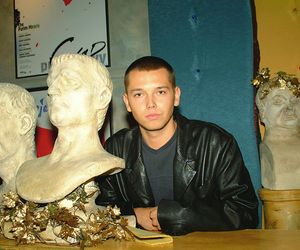 Tak wygląda Gabriel Fleszar. Zupełnie się nie zmienił!