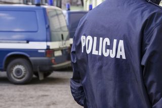 Zabobony poszły za daleko. Policjant z Pomorza uratował dziecko przed rodzicami 