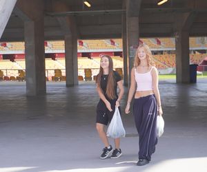 Pożegnianie Murawy na Chorten Arenie. Jagiellonia Białystok rozdaje boisko swoim kibicom