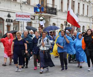 Lubelska Piesza Pielgrzymka na Jasną Górę 2024. Pątnikom deszcz niestraszny!