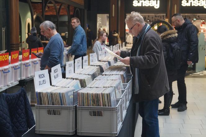 Giełda Płyt Winylowych w CH Rondo! Tu każdy znalazł coś dla siebie [ZDJĘCIA]
