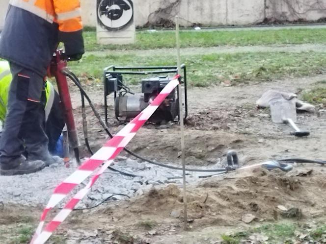 Usunięcie pomnika ks. Idziego Radziszewskiego ze skweru im. abp. J. Życińskiego
