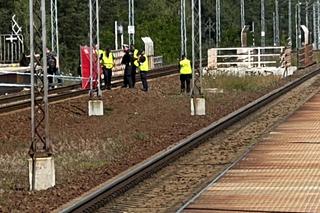 Pieszy śmiertelnie potrącony przez pociąg. Gigantyczne utrudnienia
