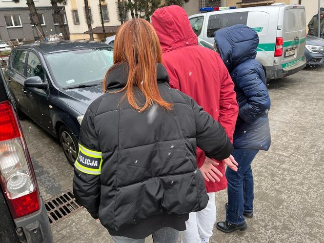 Oszukali metodą na policjanta ponad 40 osób. Straty szły w miliony