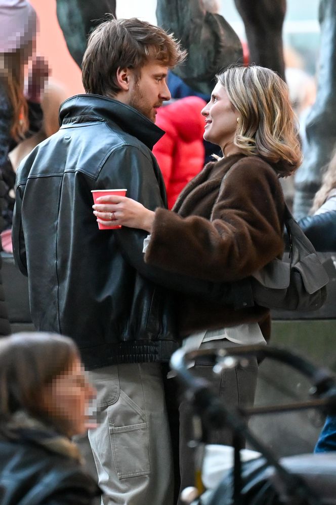 Maciej Musiał całował ukochaną na balkonie