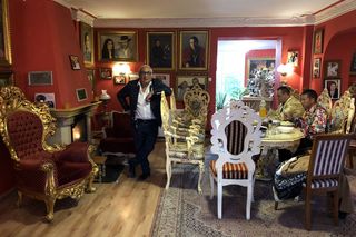 Don Vasyl mieszka w pałacu. Zobacz, jak wygląda willa króla Romów w Ciechocinku