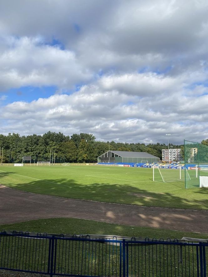 Przebudowa stadionu zmusza Stal do grania na wyjeździe. Na wiosnę więcej meczów na własnym boisku