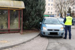 „Mistrzowie” parkowania pod lupą. Komenda Powiatowa Policji w Łęcznej prowadzi działania pod nazwą „Zakaz”