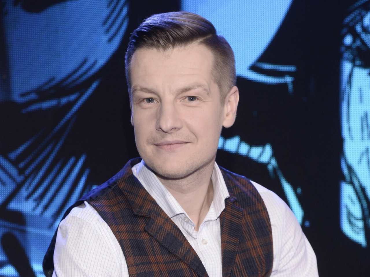 Kim jest nowa dziewczyna Rafała Mroczka. Widzowie “M jak Miłość” będą zachwyceni!