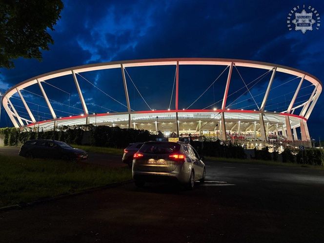 Przed meczem Polska-Mołdawia na Stadionie Śląskim miało dojść do bijatyki. Wkroczyła policja