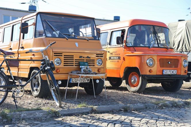 Zlot pojazdów zabytkowych na terenie dawnej Fabryki Samochodów Ciężarowych w Lublinie