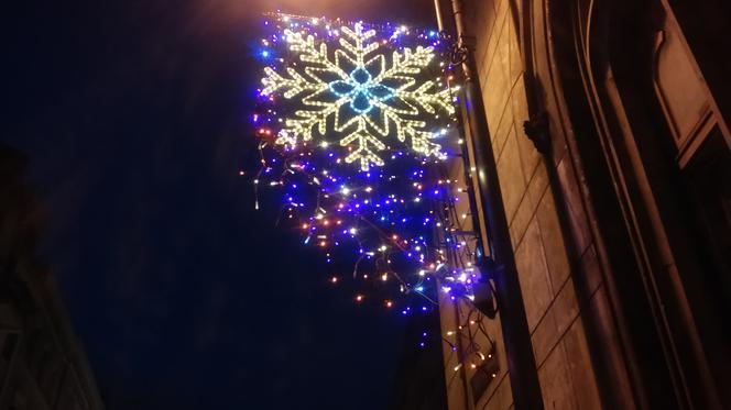 Świąteczne iluminacje we Wrocławiu [GALERIA]. Zobaczcie jak wygląda rozświetlone miasto!