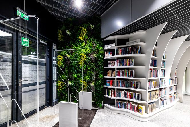 Metroteka – biblioteka na stacji metra M2 Kondratowicza w Warszawie