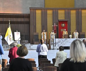 Warszawa żegna papieża Franciszka. Poruszające wpisy w Archikatedrze 