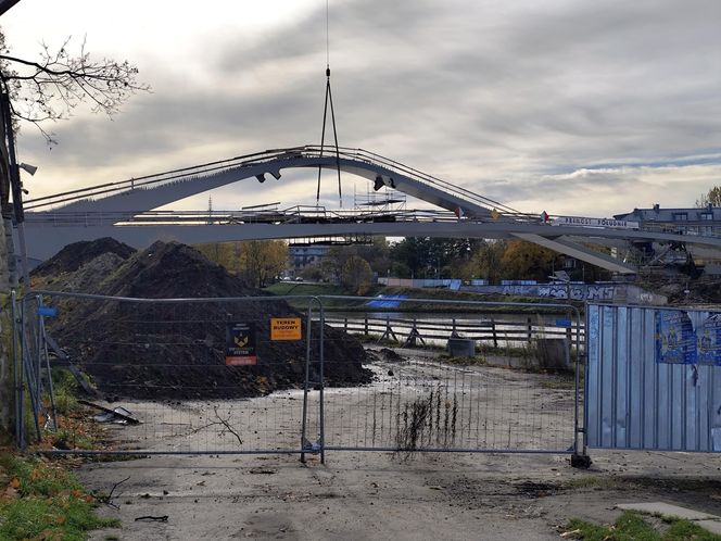 Kładka nad Wisłą nabiera kształtu! Zobacz, jak wygląda wielki sinus na nowej przeprawie