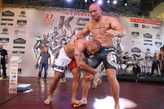 Mariusz Pudzianowski walczy z bohaterem kreskówki. Chce mu zabrać GACIE [ZDJĘCIE]