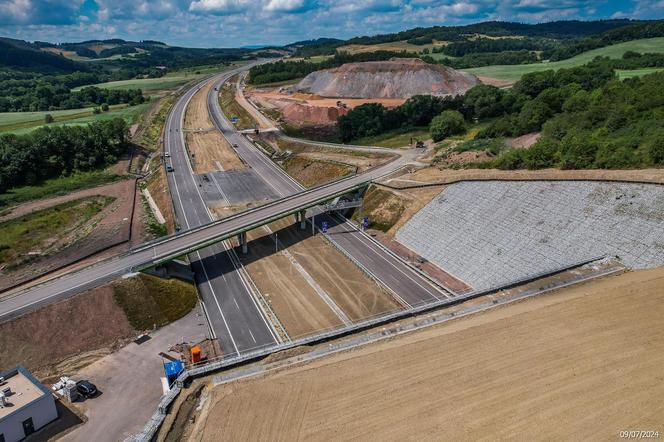 Odcinek Bolków – Kamienna Góra liczy w sumie nieco ponad 16 kilometrów długości. W dłuższym tunelu będzie odcinkowy pomiar prędkości