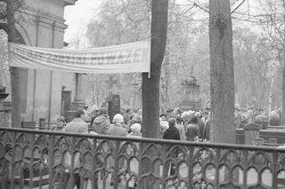 Dzień Wszystkich Świętych w PRL