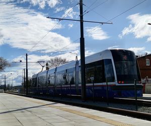 Tramwaje wróciły na Toruńską! Modernizacja torowiska zakończona przed terminem