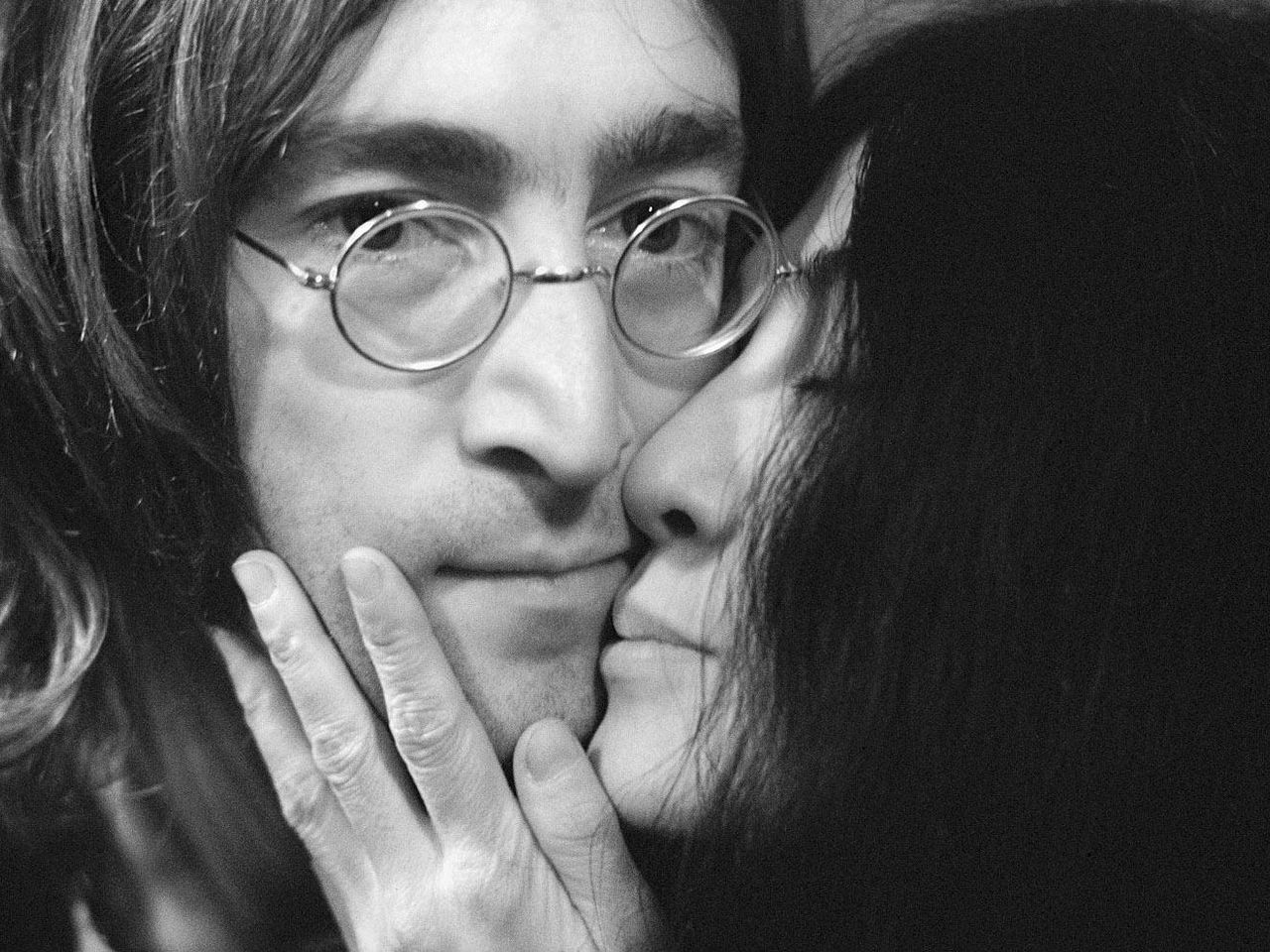 Yoko Ono sabía que John Lennon estaba en peligro antes de su muerte ...