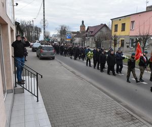 Tłumy żegnały młodego burmistrza i jego ojca