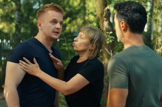 Barwy szczęścia odc. 3124. Syn Szymańskiego (Maciej Czerklański), Mariusz  (Rafał Cieszyński), Szymańska (Agata Pruchniewska)