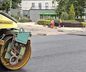 Drogowe remonty w Starachowicach. Fragment ulicy Piłsudskiego otwarty dla kierowców