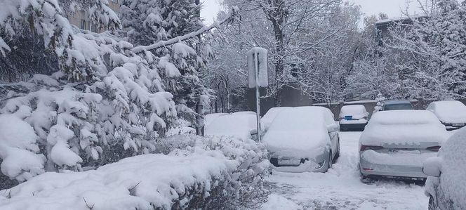 Atak zimy w Polsce. Zasypane miasta na Waszych zdjęciach