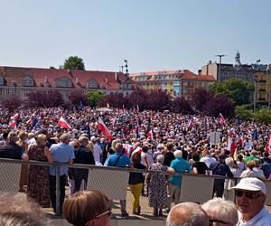 Manifestacja 4 czerwca na placu Solidarności w Szczecinie