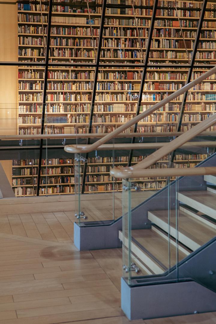 Biblioteka Narodowa Łotwy w Rydze - byliśmy w środku. Zobacz zdjęcia budynku w kształcie góry