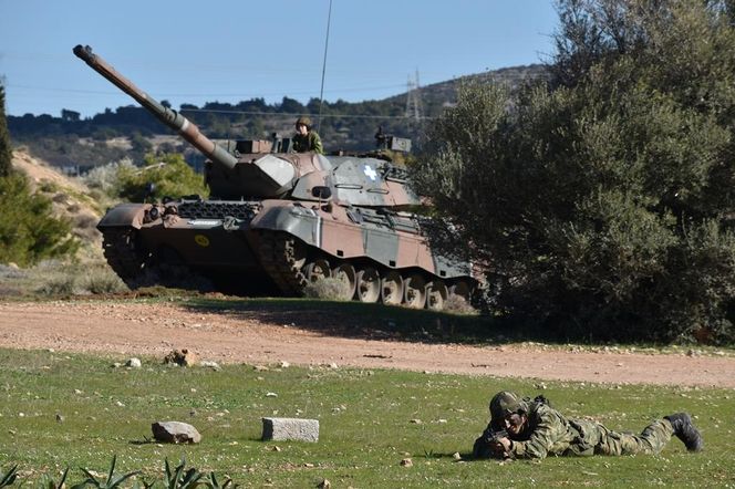 Ponad 400 nowych wozów bojowych i modernizacja czołgów. Niemcy kuszą Grecję