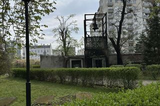 Pożar zabytkowej dzwonnicy w Warszawie